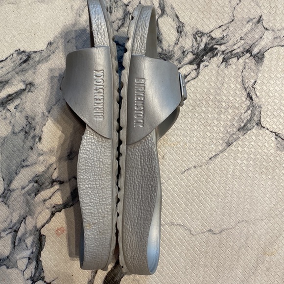 Womens Silver Birkenstock Slides! Great Condition! Size 8! (38) - Picture 5 of 10